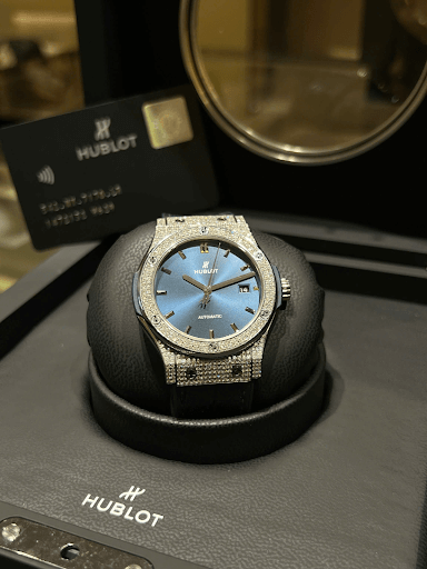 Giấy tờ, hộp và phụ kiện đi kèm